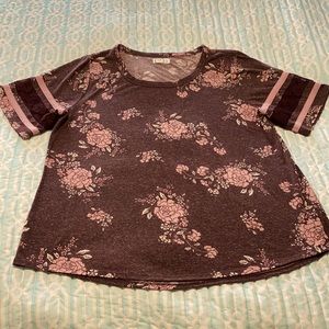 Maurices 24/7 Burgundy Pink Rose Print Tee